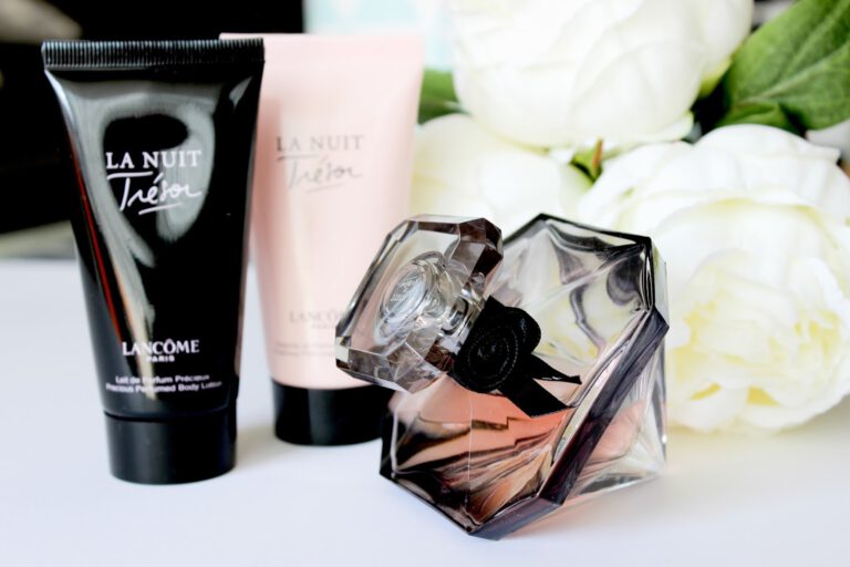 Das Kosmetikset von Lancome: Eau De Parfum, Duschgel und Körperlotion La Nuit Tresor