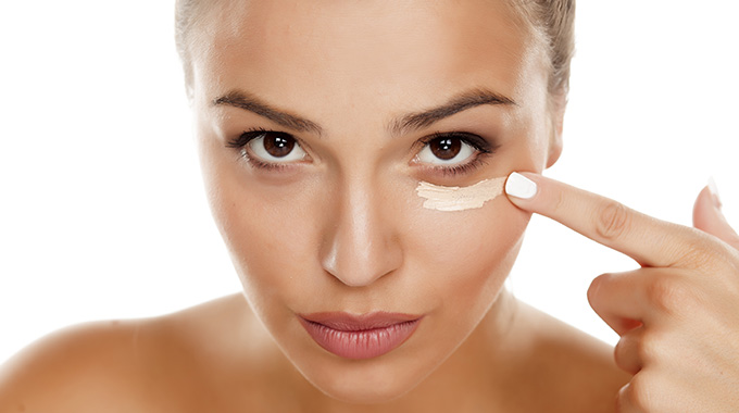 Haut um die Augen herum richtig pflegen: Meine Methoden